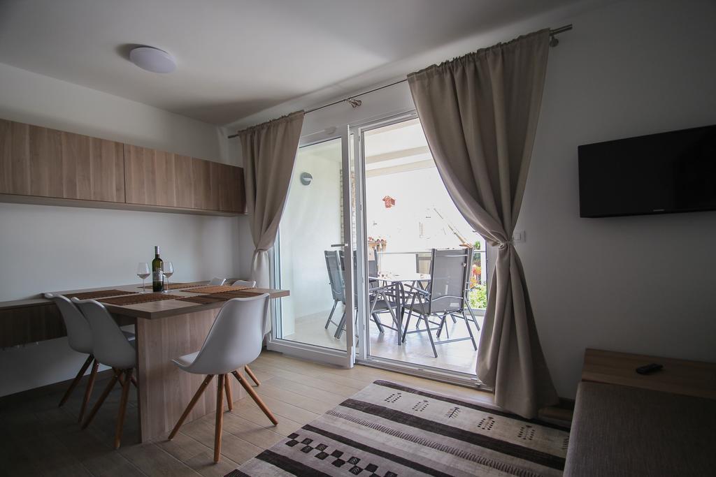 Apartments Villa Rivarella Novigrad Istria Δωμάτιο φωτογραφία